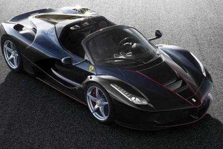 CEO Ferrari Akui Penjualan Mobil Mewah Sulit di 2016
