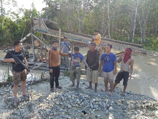 Mapolres Kuansing Amankan Dua Warga Pelaku Tambang Ilegal 