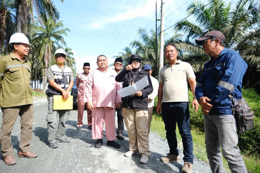 Bupati Afni: Biarlah Kita Bangun Jalan Mencicil, Setidaknya Masyarakat Tahu kita Kerja