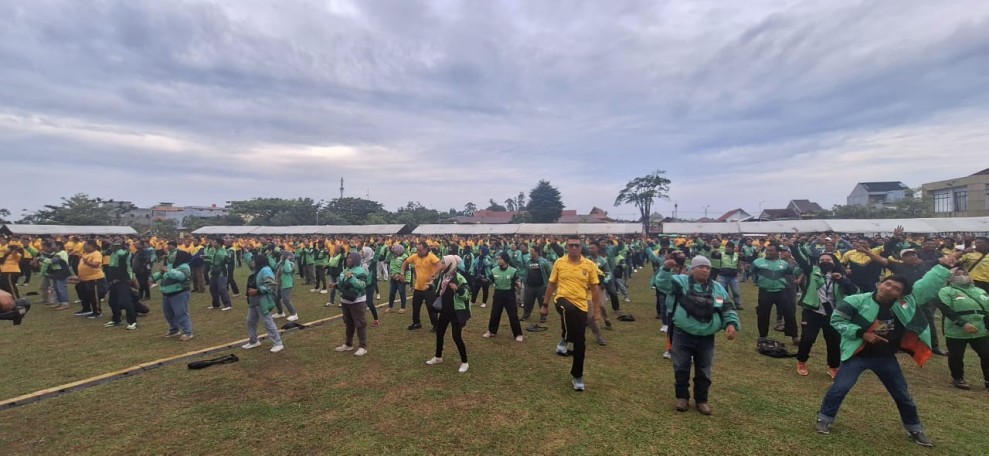 Kapolda Riau Ajak Ratusan Ojol ke Mapolda Beri Pelayanan SIM Gratis