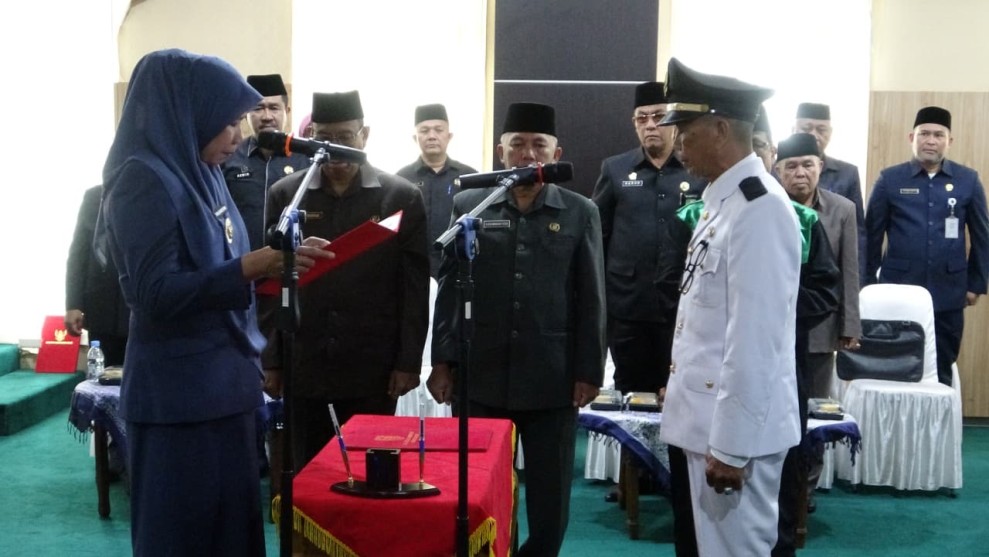 Wabup Inhil Lantik 45 Pejabat Administrator dan Pengawas