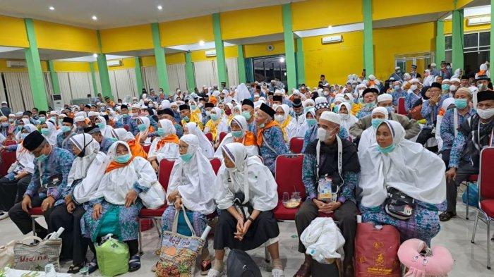 Tiga Jamaah Haji Riau Masih Tertahan di Batam, 4.621 Jamaah Sudah Diberangkatkan ke Tanah Suci