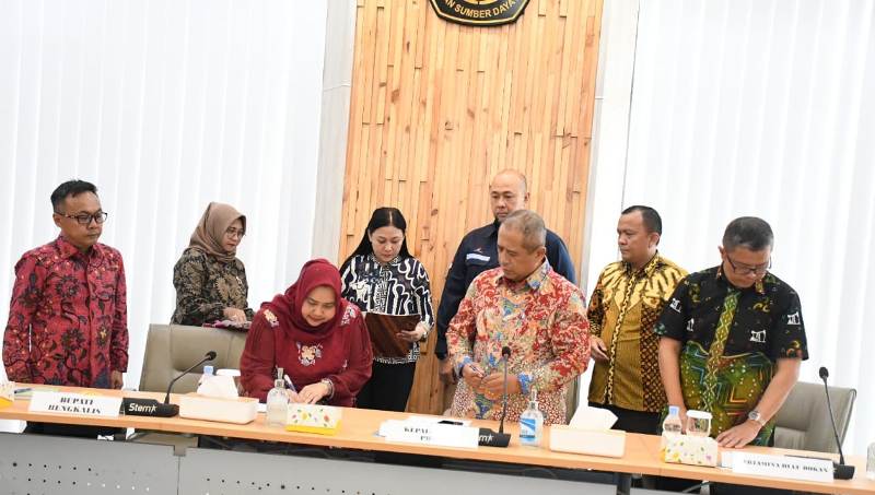 Dapat Izin Pembangunan Jalan Lingkar Barat Duri, Bupati Kasmarni Teken Kerjasama dengan Kementerian ESDM
