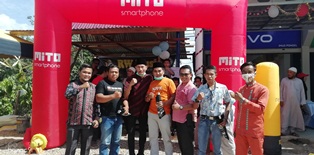 Peresmian Conter Baru, Imus Ponsel Bertaburkan Doorpreze Android