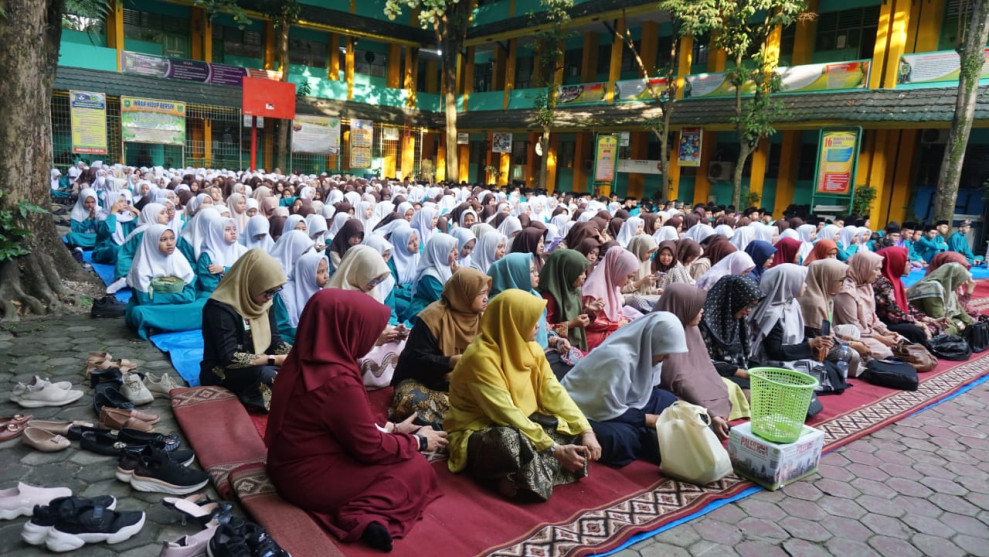 IZI Riau Gelar Pengalangan Dana Untuk Palestina di SMKN 1 Pekanbaru
