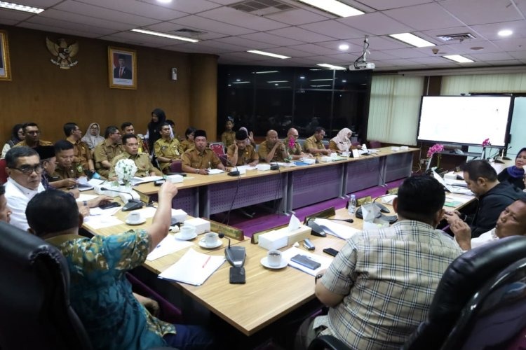Jadi Perhatian Serius, DPRD Riau Bahas Pelaksanaan SPMB SMAN Plus dan SKO Bersama Dinas Pendidikan