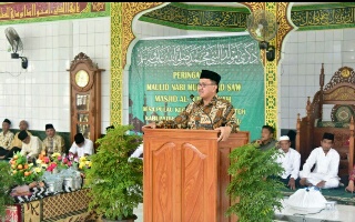 Wabup Rosman Hadiri Maulid Nabi di Desa Pulau Kecil