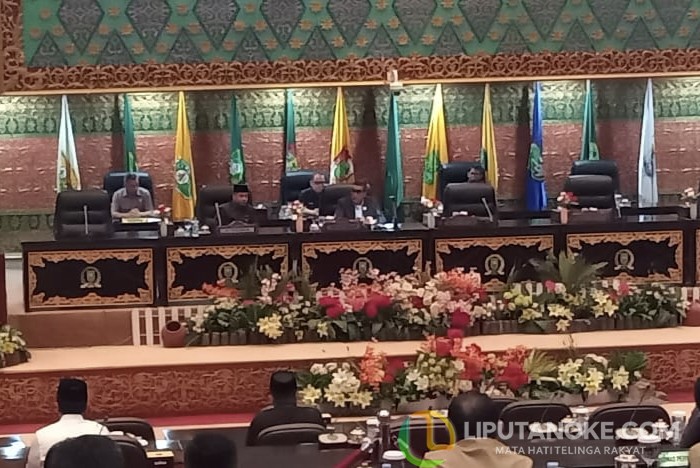 Plt Gubri dan Sekdaprov Tak Hadir, DPRD Riau Batalkan Dua Paripurna Penting