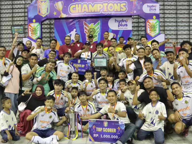 Bupati Inhil Tutup Turnamen Futsal WE Champions League 2025
