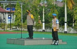 Kapolres Siak Beri Reward Kepada Personel yang Memiliki Dedikasi Tinggi