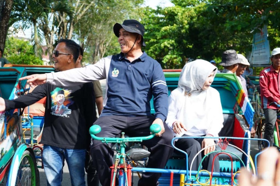 Lestarikan Kearifan Lokal, Bupati Inhil Lepas Peserta Lomba Balap Becak