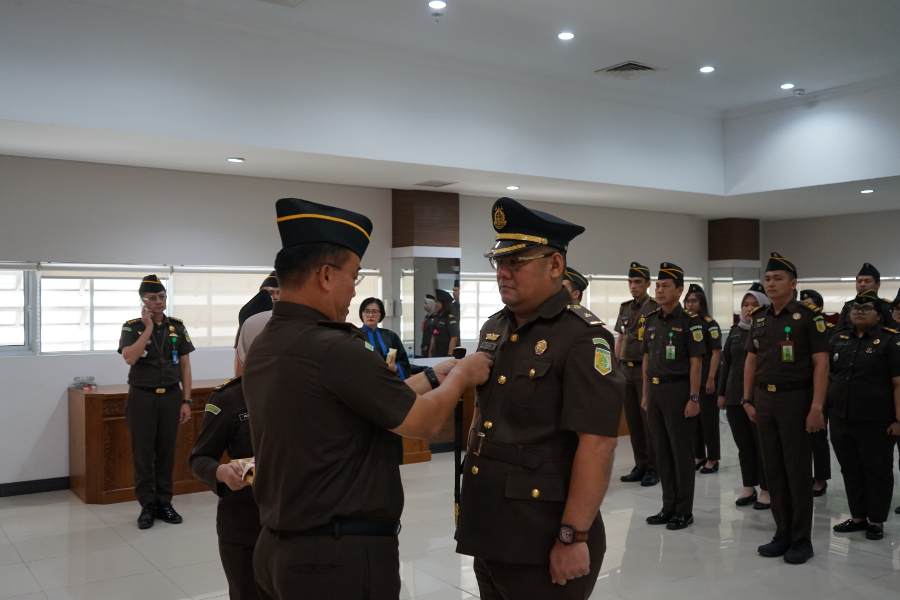 Kajari Pekanbaru Lantik Kasi PB3R yang Baru, Asep Santoni: Harus Lebih Baik