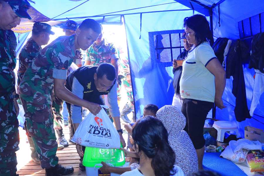 2.000 KK Terdampak, Pj Wako Muflihun Bersama Danrem Tinjau Warga Terdampak Banjir di Rumbai