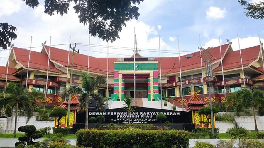 Caleg 8 Dapil Paling Oke Bakal Menaiki Tangga Gedung DPRD Riau Periode 2024-2029