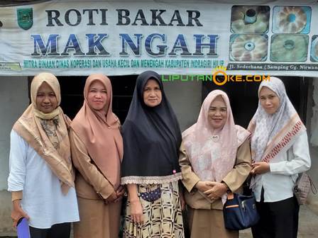 Monitoring ke Gerai Roti Bakar Mak Ngah, Tim Diskop dan UKM Inhil Dorong UMKM Terus Maju dan Berkembang