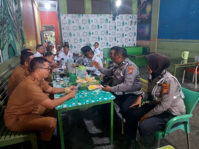 Polsek Ujung Batu Sambangi Masyarakat Ajak Ciptakan Pilkada Damai 2024