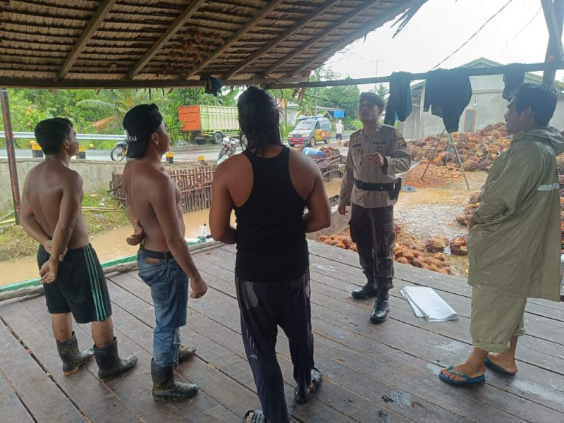 Polsek Tempuling Ajak Pekerja Buruh Sukseskan Pilkada 2024