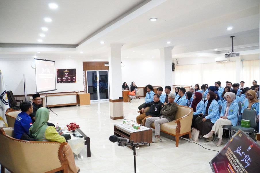 Mahasiswa Sosiologi UNRI Belajar  Demokrasi Langsung di KPU Riau, Belajar Tata Kelola Pemilu dari Praktisi