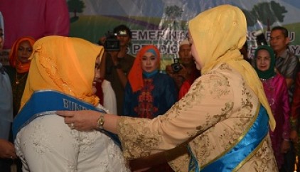 Kasmarni Amril Dikukuhkan Jadi Bunda PAUD