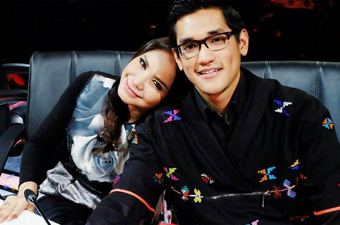  Bisa Naik Balon Udara Bersama Rossa