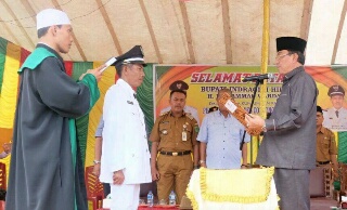 Bupati Inhil Lantik dan Ambil Sumpah Jabatan Pj Kades Concong Dalam