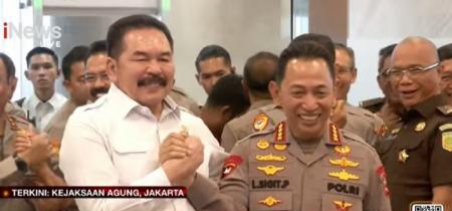 Usai  Pertemuan Tertutup dengan Kapolri,  Jaksa Agung Tegaskan Jamin Polri-Kejagung Solid