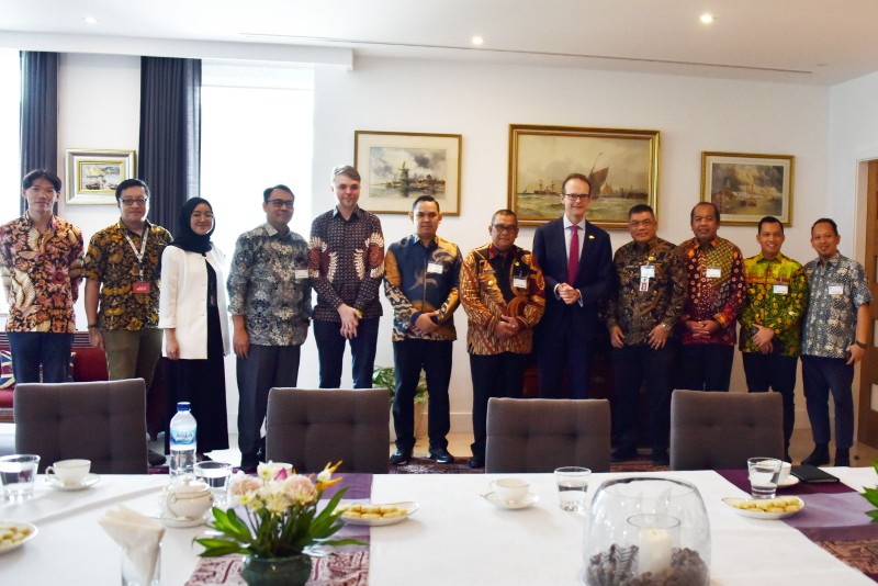 Gubri Edy Natar Perjuangkan Anggaran Lingkungan ke Kedutaaan Inggris