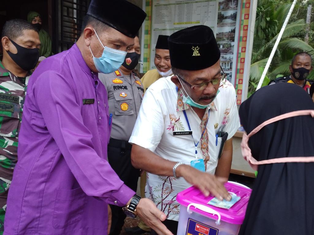 Pembina YVB Bersama Kapolres dan Dandim 0314/Inhil Bagikan Sembako dan Ajak Terapkan 4M