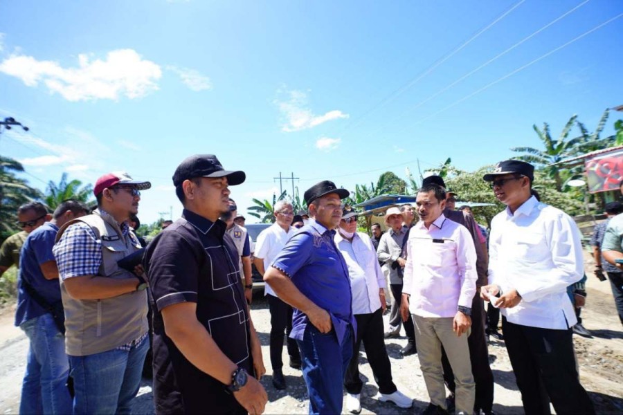 Ruas Jalan di Rohil Rusak Parah Karena Odol, Gubri Wahid Segera Panggil Perusahaan