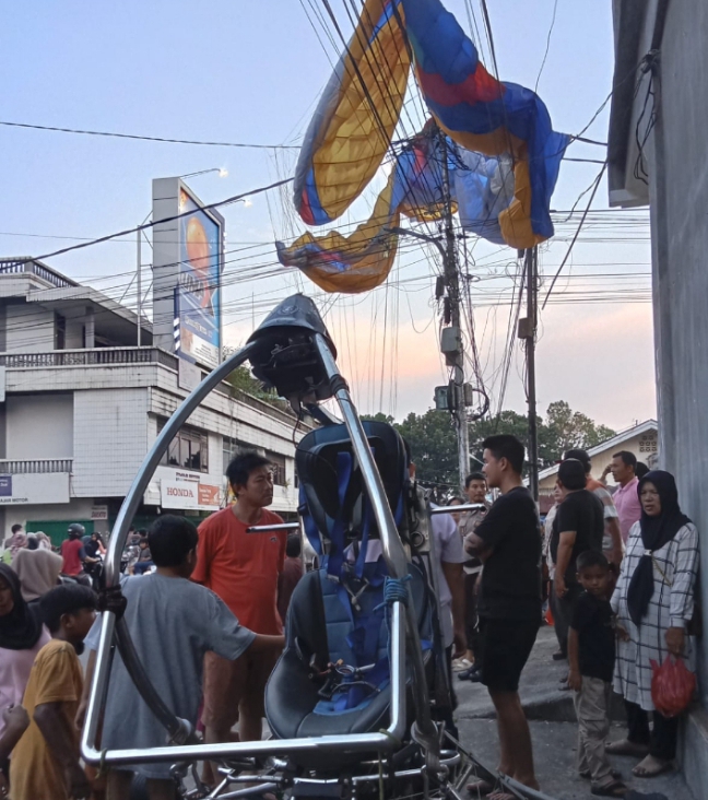 Kapolsek Kuantan Mudik Alami Insiden Saat Terbang Menggunakan Paramotor, Begini Kesaksian Warga