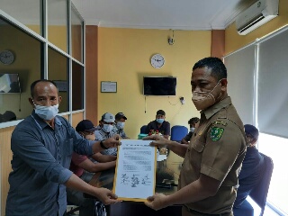 Aktivitas Pabrik PT SSS Terhenti, Ratusan Buruh & Masyarakat Datangi Disnaker Inhu