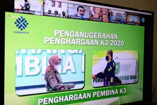 Tidak Hanya Gubri & 18 Gubernur Lainnya, Perusahaan Juga Terima Penghargaan dari Kemenaker