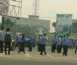 Seluruh OPD di Inhu Serentak Bagikan Masker kepada Masyarakat