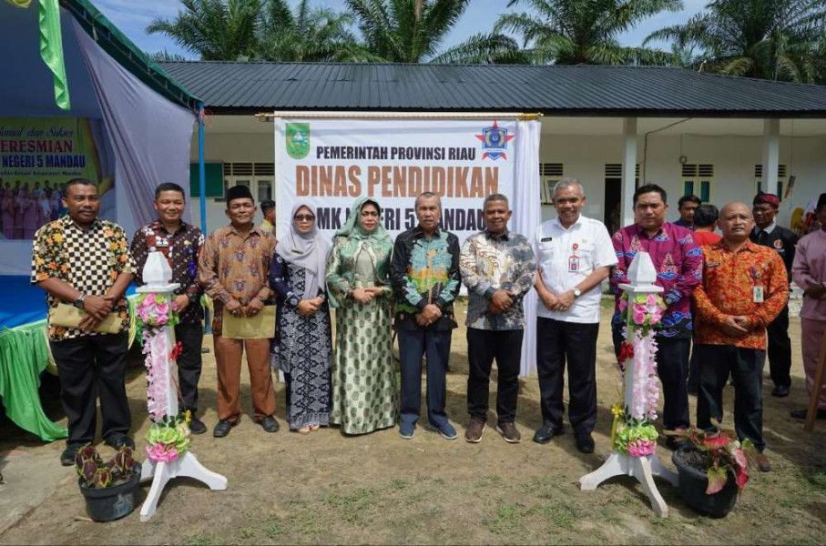 Dodi Safrinal Bahagia Peresmian SMK Negeri 5 Mandau Dihadiri Gubernur Syamsuar