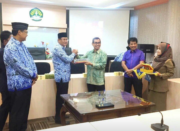 Pemkab Kuantan Singingi Lakukan MoU dengan Universitas Riau
