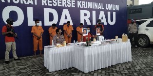 Polda Riau Buru Pelaku Bom Molotov Hingga ke Sumut, Empat Pelaku Ditangkap