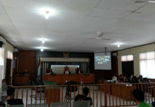 Diawal Sidang Ngelak Terus, Akhirnya Ngaku Juga Ngasih Uang 'Pelicin' ke Amril Mukminin 
