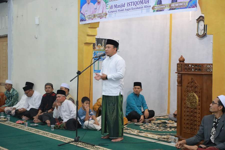 Husni Merza Safari Ramadhan ke Dusun Makaeb Kampung Mandi Angin Kecamatan Minas