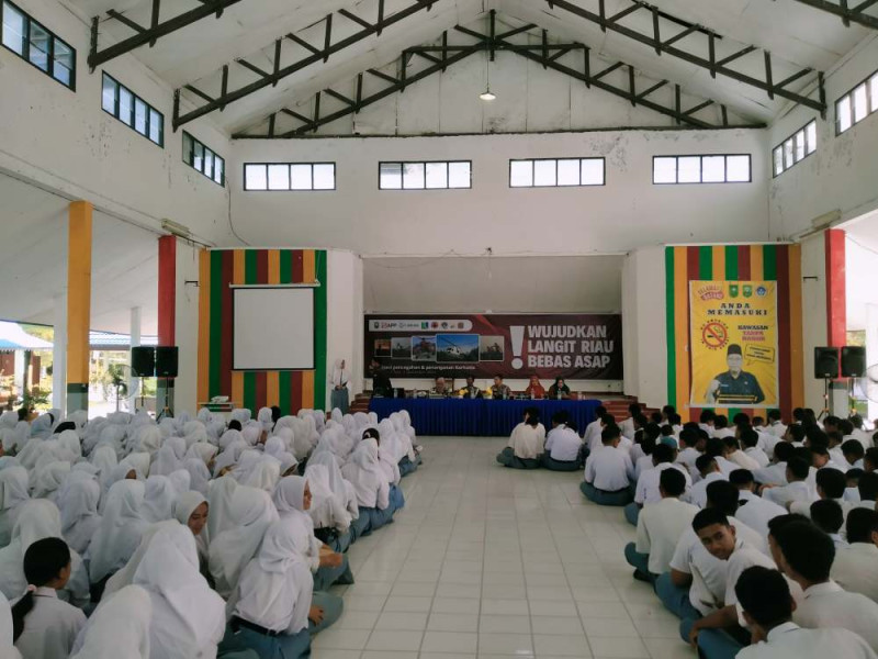 Sambangi SMAN 1, Polres Siak Ajak Pemilih Pemula Sukseskan Pilkada 2024