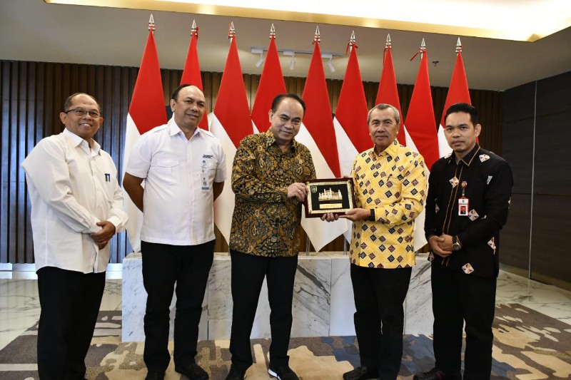 Gubri Syamsuar Sambangi Menkominfo Budi Arie Setiadi Minta Dukungan Riau Digital