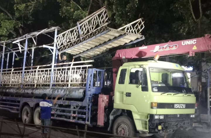 Pemko Pekanbaru Bongkar Satu JPO di Jalan Sudirman, Ini Alasannya