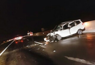 Lagi Terjadi Kecelakaan di TOL Permai, Mini Bus Tabrak Truck