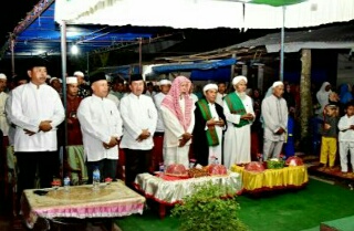 Wabup Rosman Hadiri Isra Miraj Tajaan Keluarga Papadaan