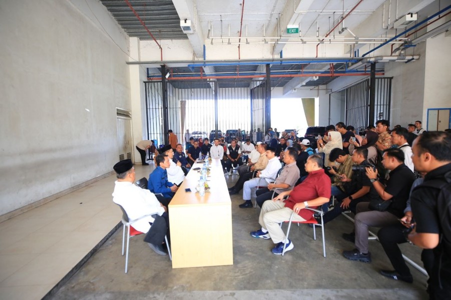 Plt Gubri Minta KONI Riau Pindah Kantor ke Stadion Utama