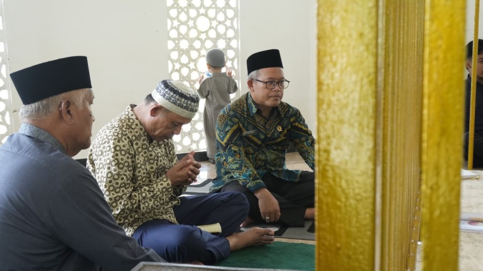 Bupati Inhil Ziarah ke Makam Tuan Guru Sapat