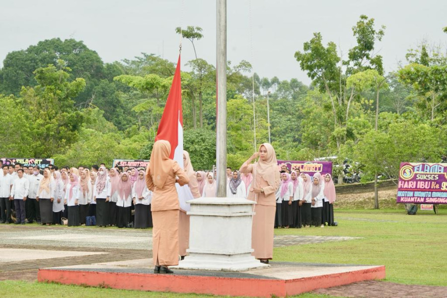 Peringatan Hari Ibu, Semua Personel Upacara Perempuan, Bupati Berikan Apresiasi