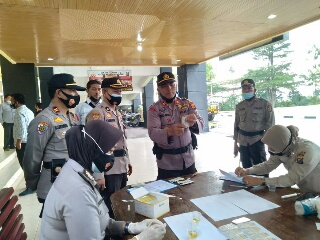 Belasan Orang Personel Polres Kuansing Cek Urine Secara Acak