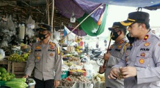 Kapolres Siak Lakukan Pengecekan Pos PPKM di Pasar Tuah Serumpun Perawang