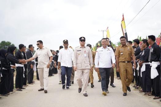 Resmikan Sejumlah Fasilitas Umum, Suhardiman Bangga Bumi Mulya Jadi Desa Mandiri