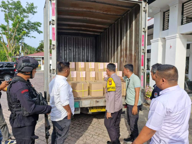 264.495 Surat Suara Pilkada Kuansing Tiba, Polres Perketat Penjagaan